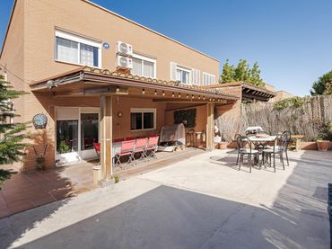 Maison mitoyenne avec jardin à vendre à Casco Histórico
