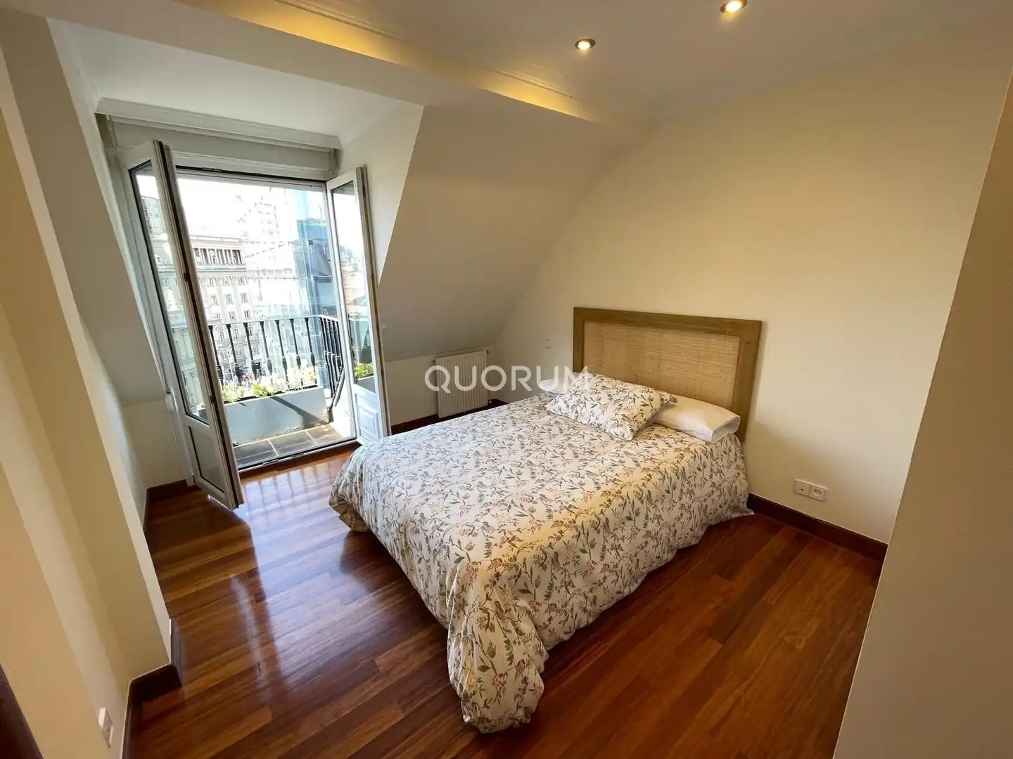 Bedroom of Flat for rent in Bilbao   with Heating, Terrace and Balcony