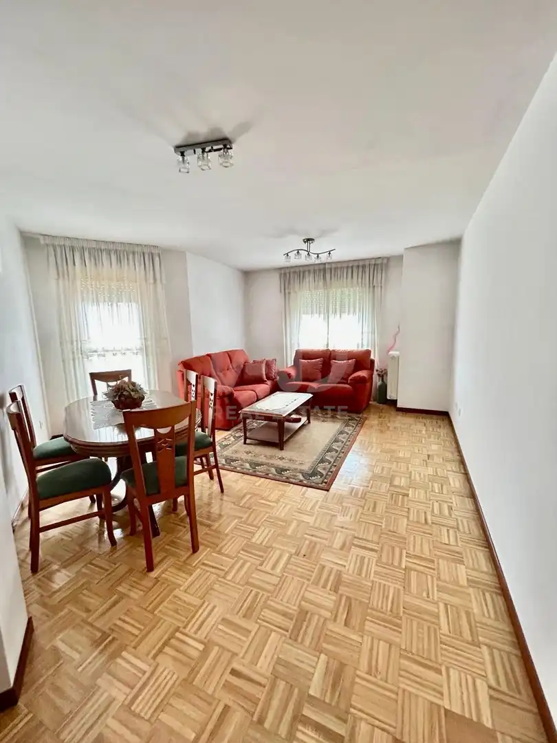 Sala de estar de Piso en venta en La Bañeza  con Calefacción