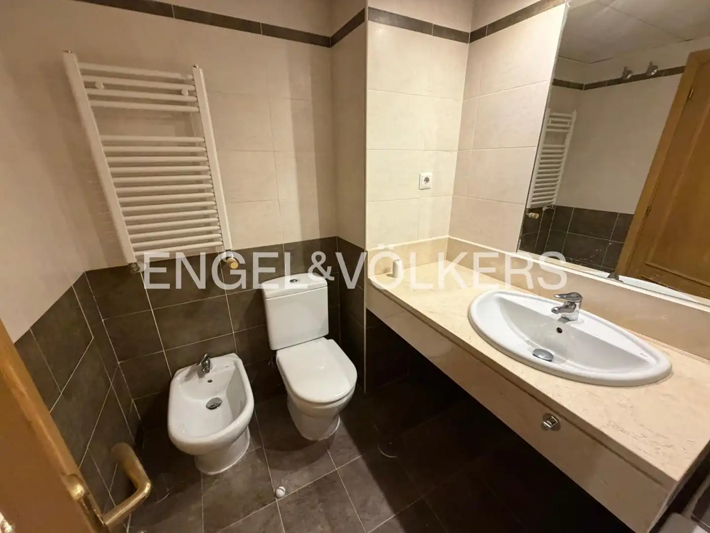 Baño de Apartamento de alquiler en San Sebastián de los Reyes con Aire acondicionado, Calefacción y Jardín privado