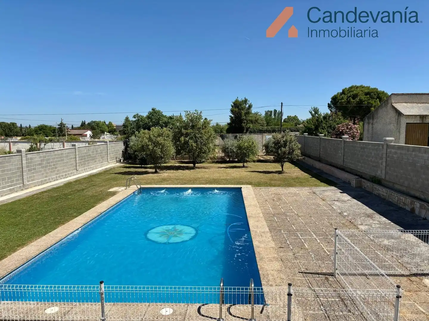Piscina de Casa o chalet en venta en San Mateo de Gállego con Aire acondicionado, Calefacción y Jardín privado
