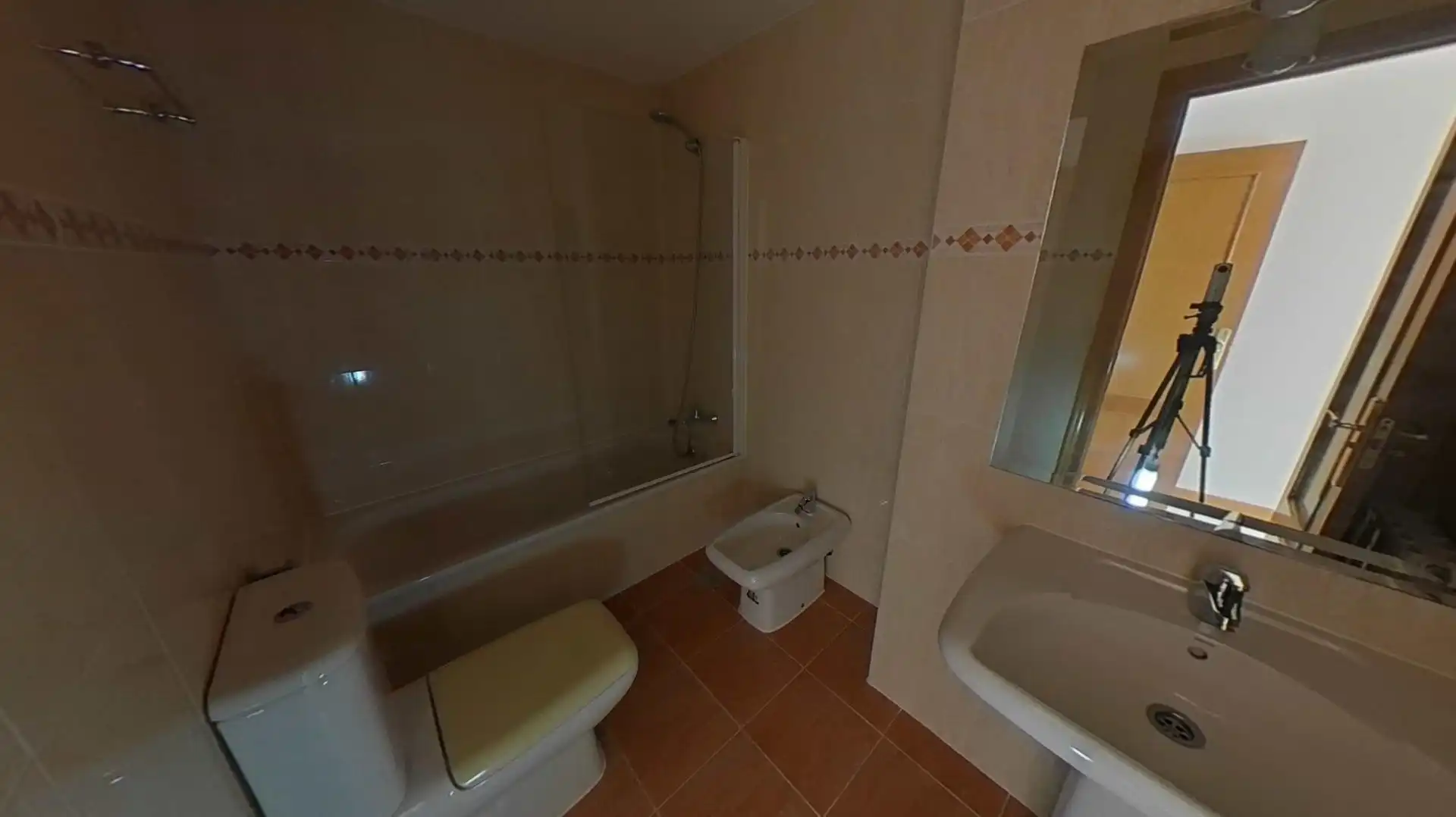 Baño de Piso en venta en Pinto con Trastero y Piscina comunitaria