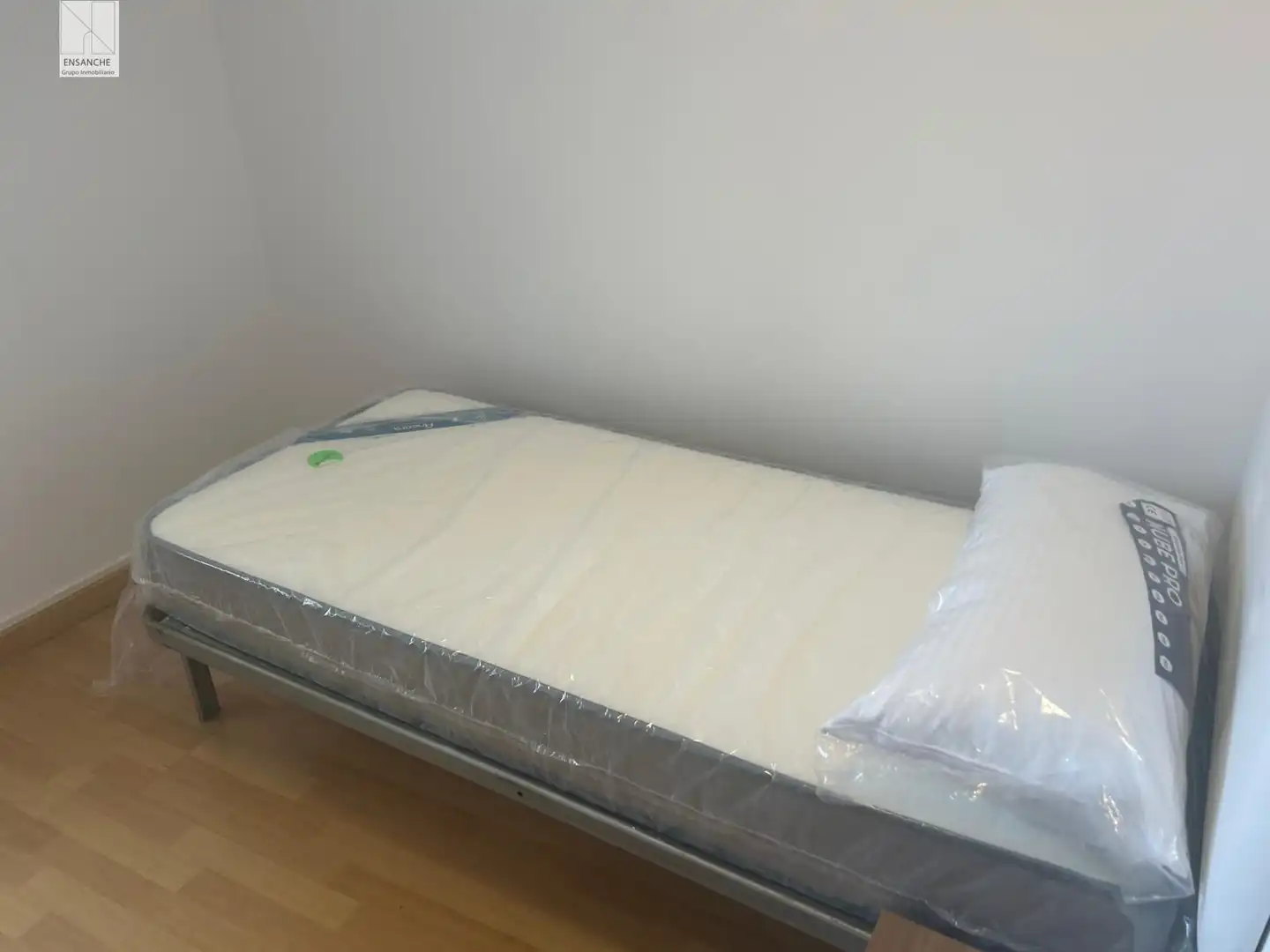 Bedroom of Flat for rent in Santiago de Compostela   with Heating and Furnished