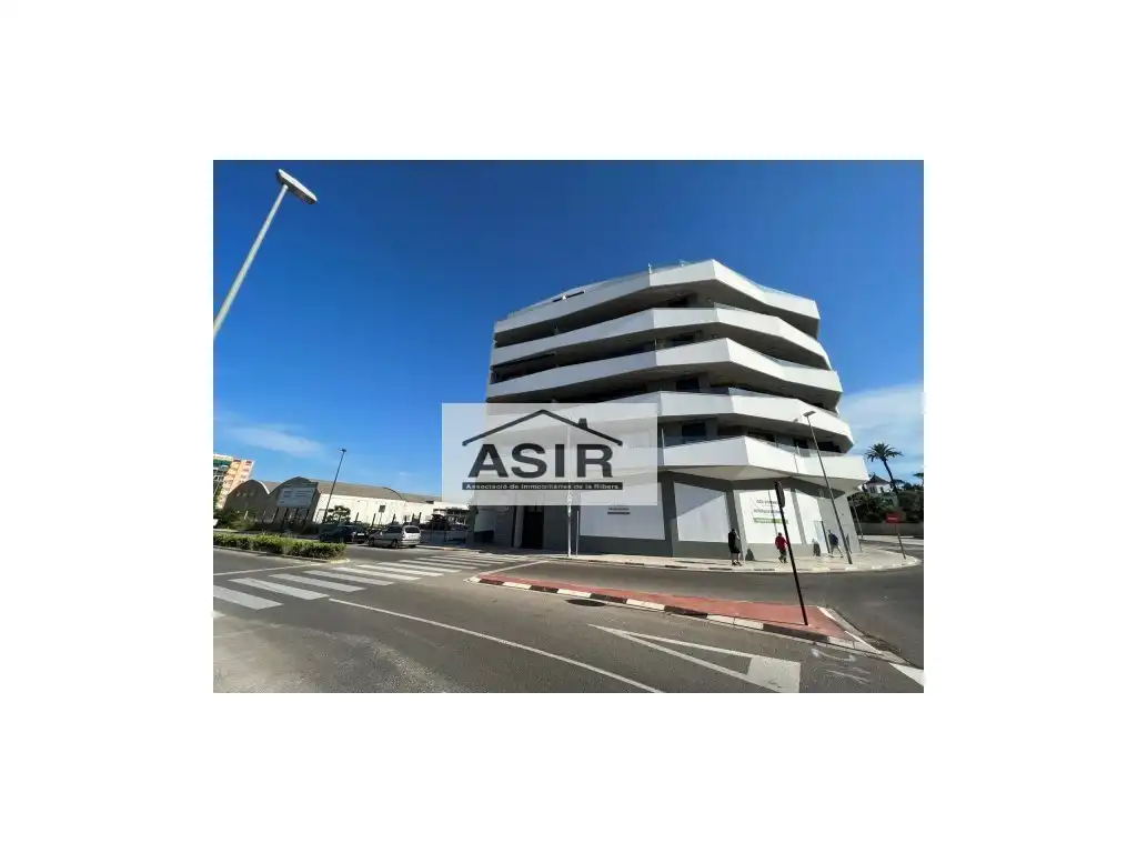 Vista exterior de Local de alquiler en Alzira