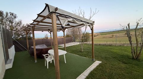 Foto 2 de Casa adosada en venta en Camino Calvario, Urueñas, Segovia