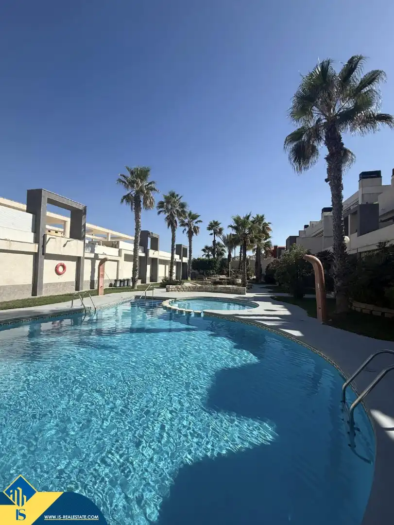 Penthouse mit Pool zum Verkauf in La Mata
