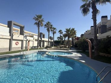 Penthouse mit Pool zum Verkauf in La Mata