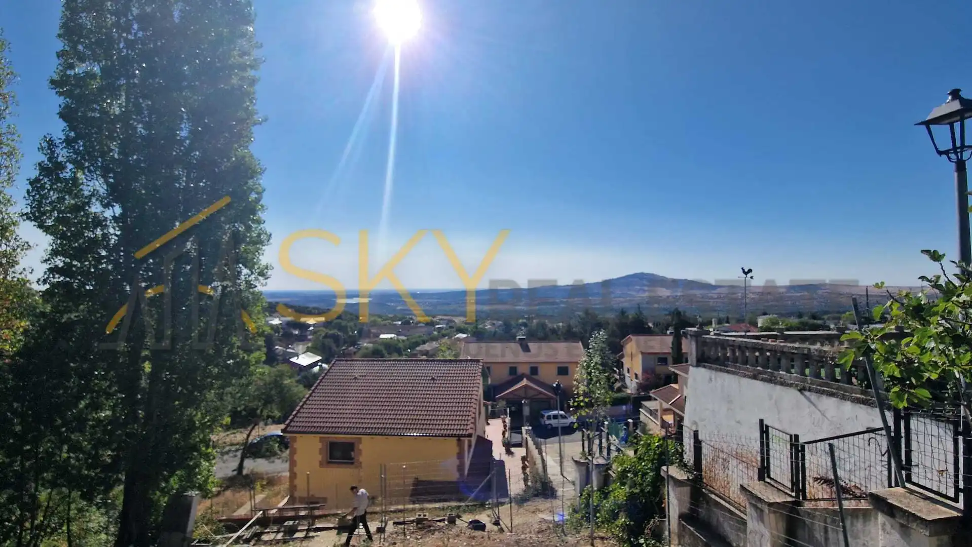 Residencial en venta en Miraflores de la Sierra