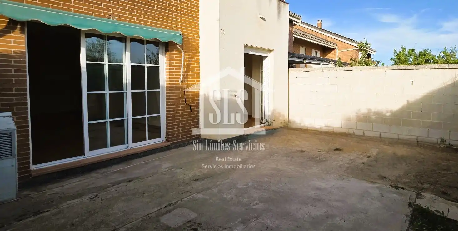 Exterior view of Flat for sale in Illescas  with Heating, Private garden and Storage room
