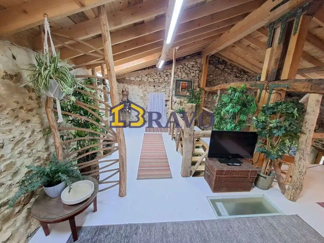 Casa adosada en venta en Merindad de Cuesta-Urria