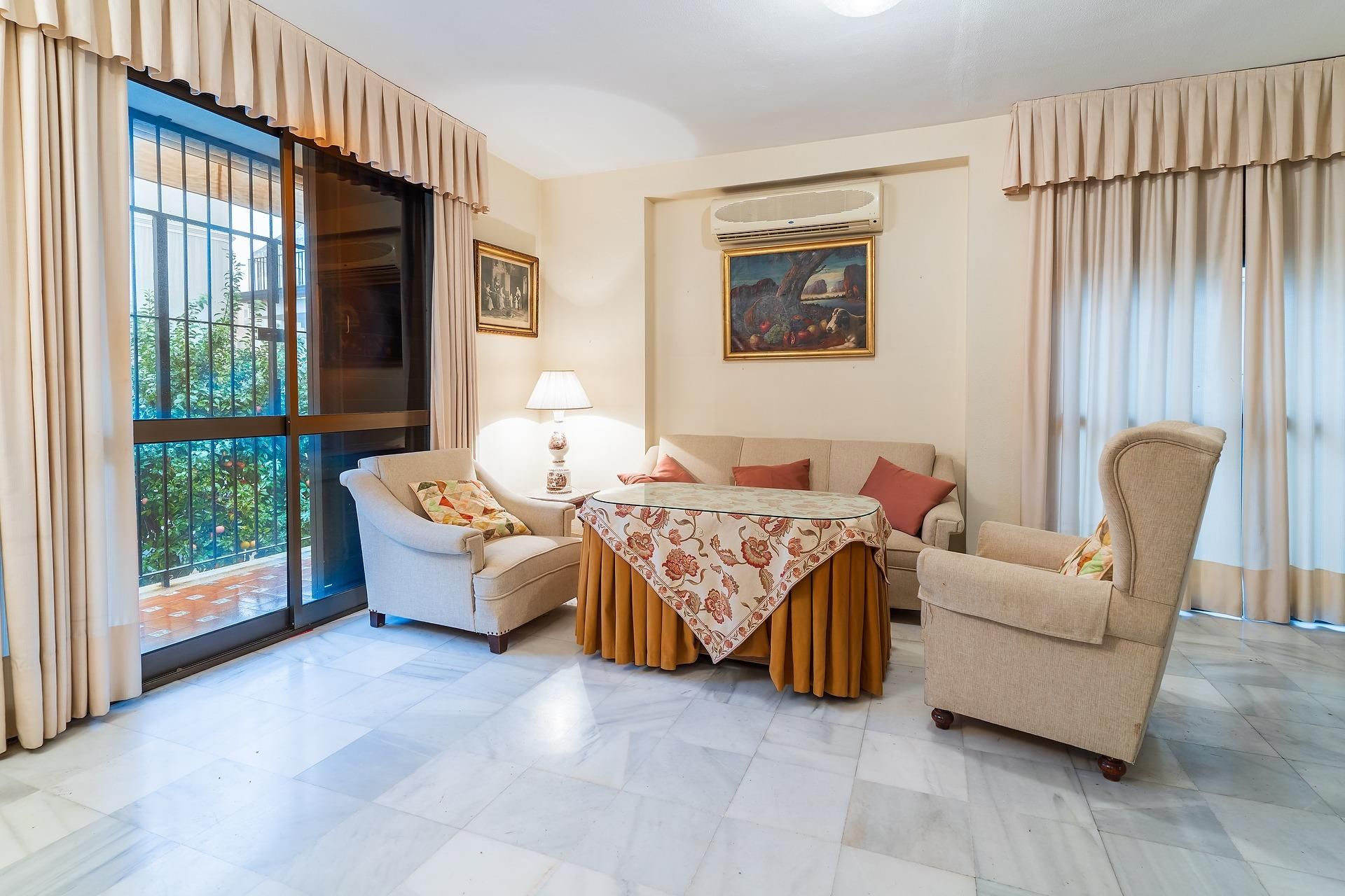 Sala d'estar de Apartament en venda en  Sevilla Capital amb Aire condicionat, Calefacció i Terrassa