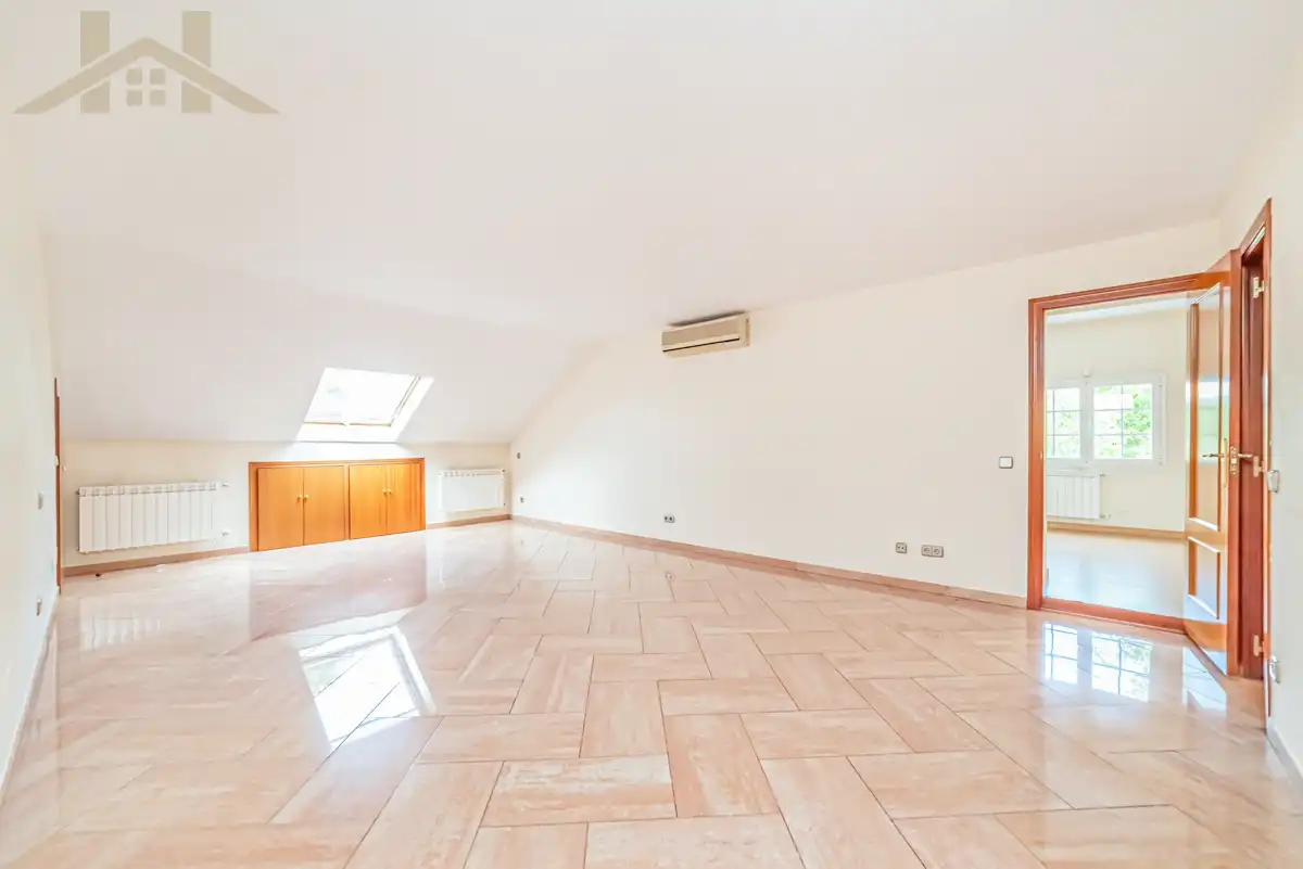 Houses for rent in Calle Cedros, Zona Monte El Pilar