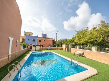 Casa amb balcó en venda a Roda