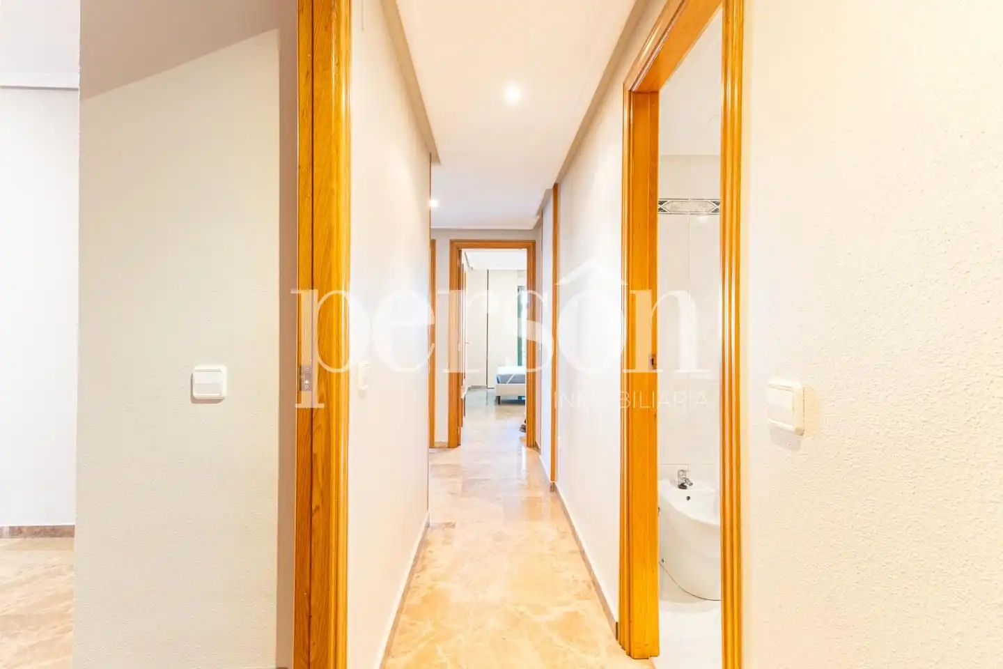 Flat for rent in Valencia  with Air Conditioner, Terrace and Furnished