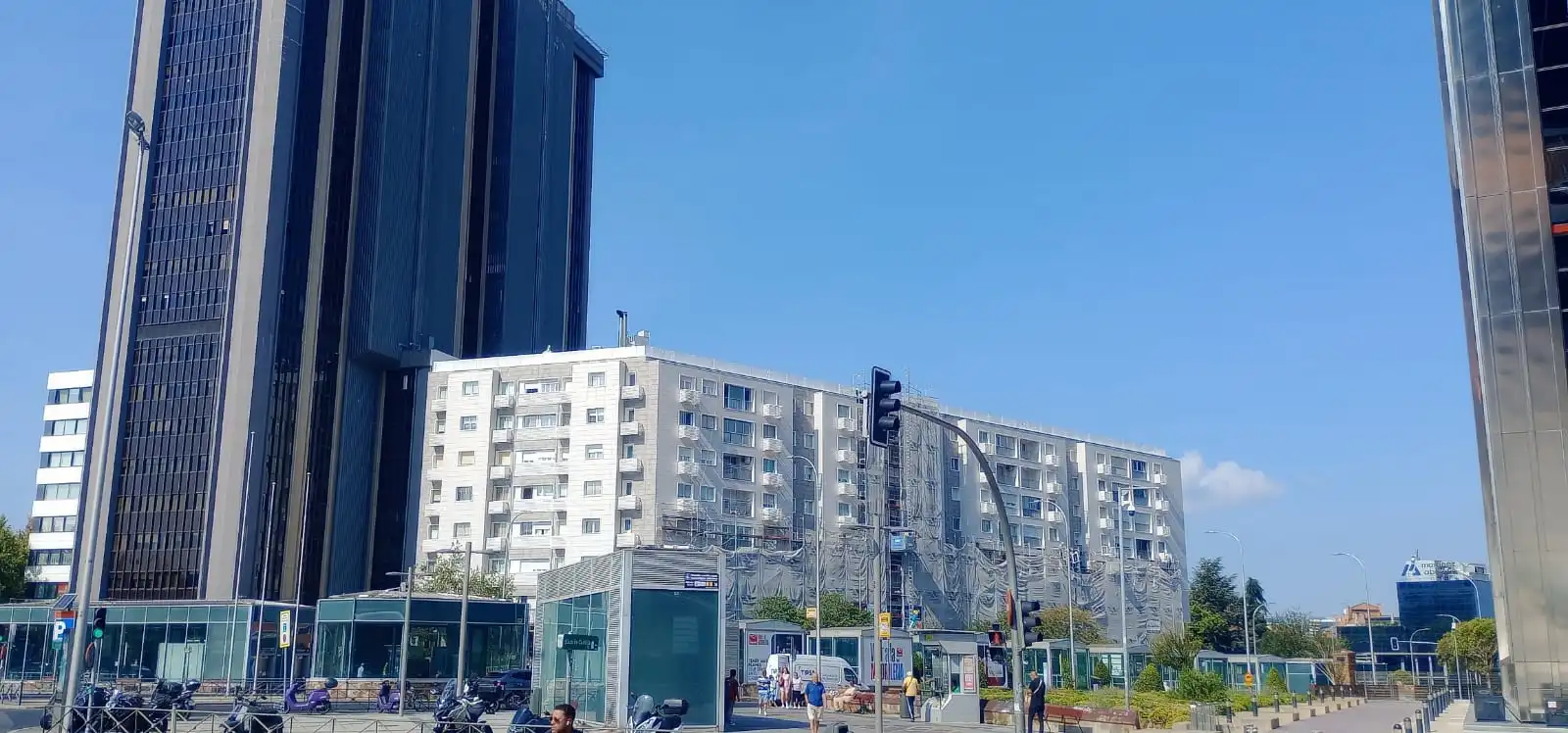 Außenansicht von Wohnung zum Verkauf in Madrid mit Klimaanlage