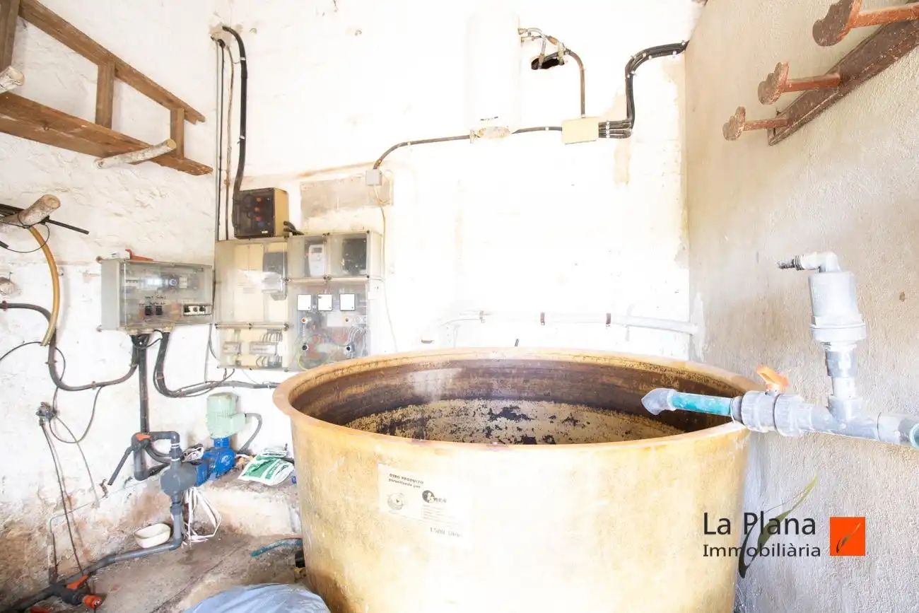 Cuina de Finca rústica en venda en Santa Bàrbara amb Aire condicionat, Piscina i Moblat