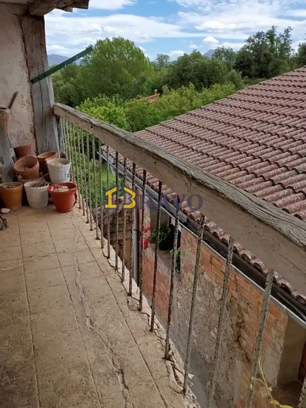 Casa con terraza en venta en Valle de Tobalina, imagen 2