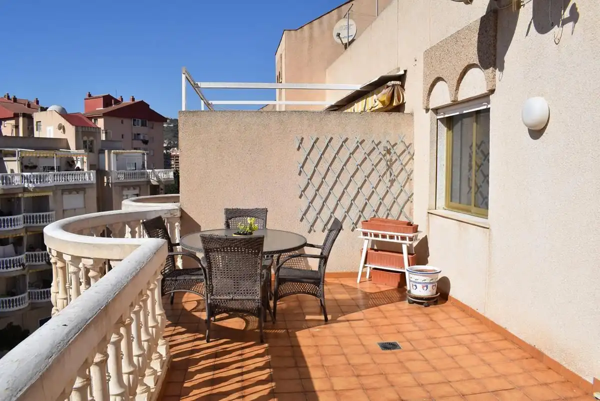Terrasse von Dachboden zur Miete in Almuñécar mit Terrasse, Möbliert und Ofen