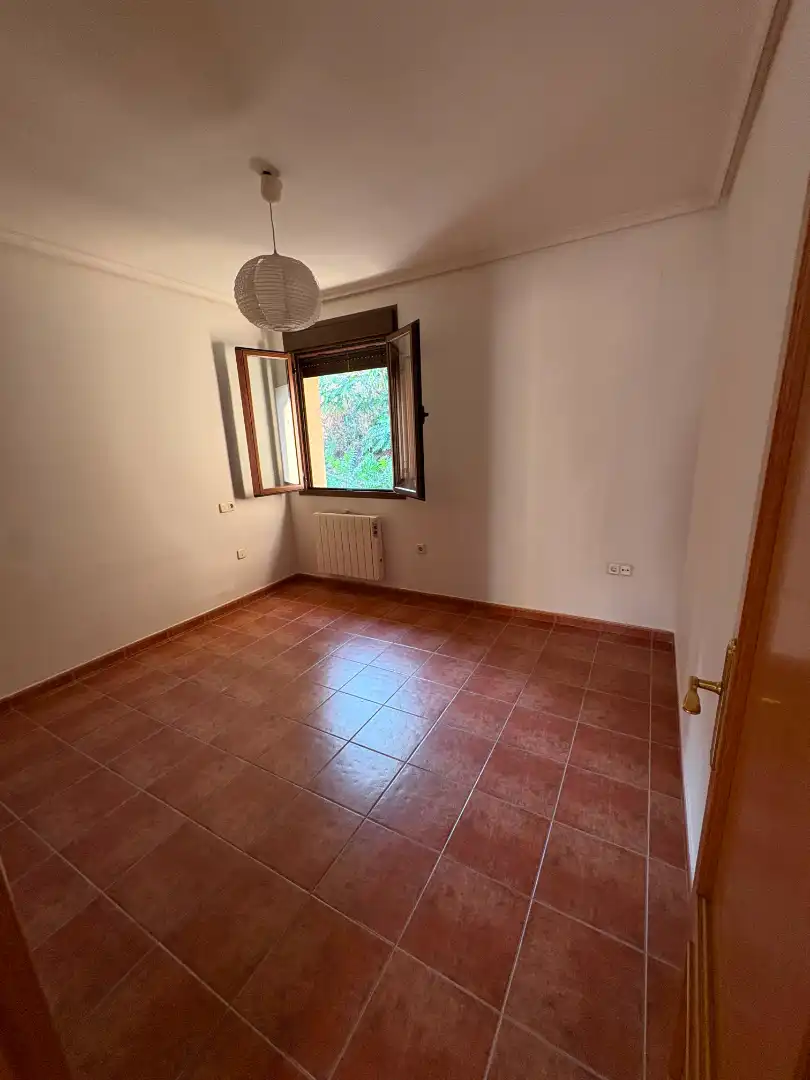 Schlafzimmer von Wohnung zur Miete in Toledo mit Klimaanlage, Heizung und Privatgarten