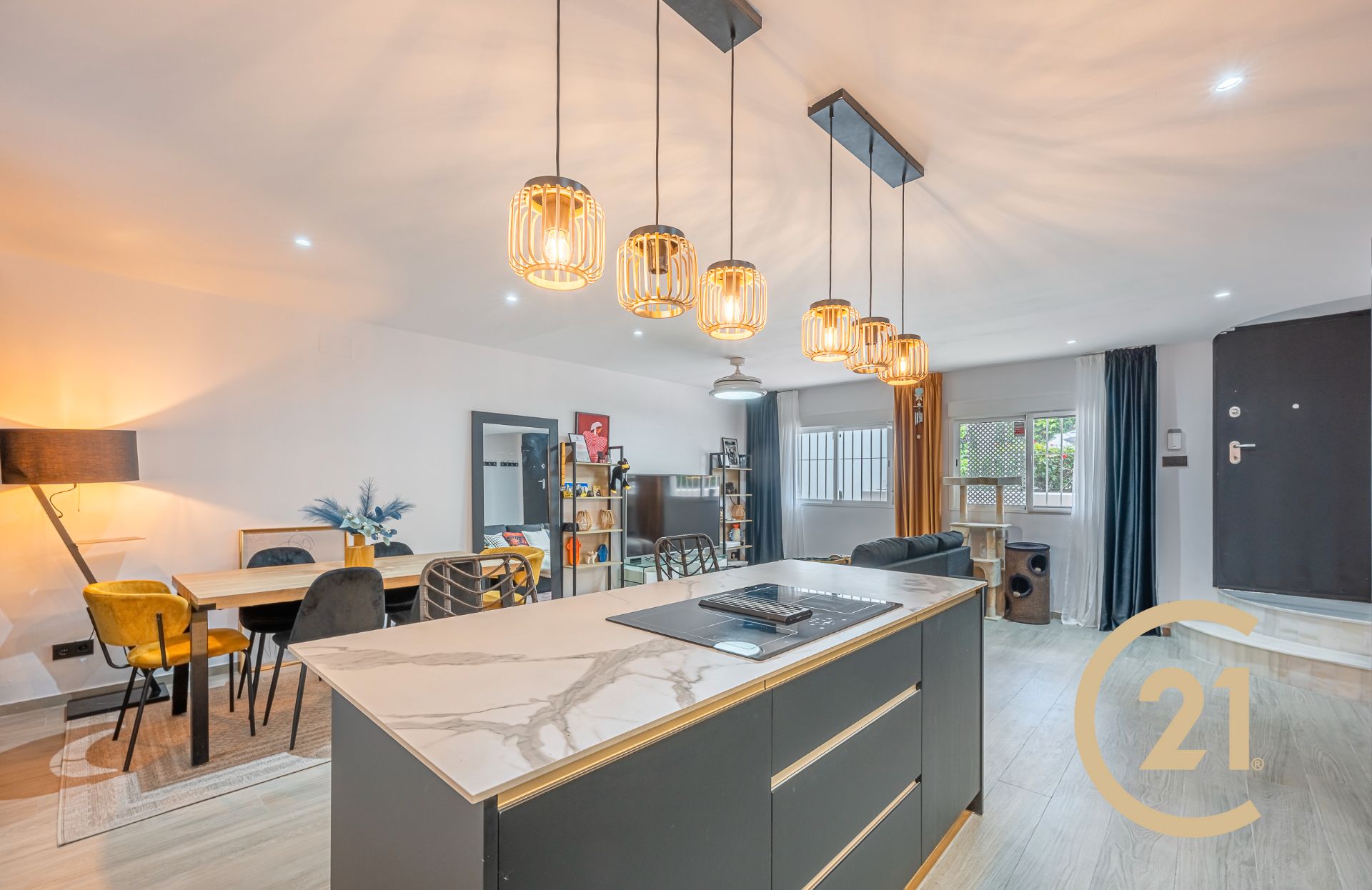 Cocina de Apartamento en venta en Estepona con Aire acondicionado, Horno y Lavadora