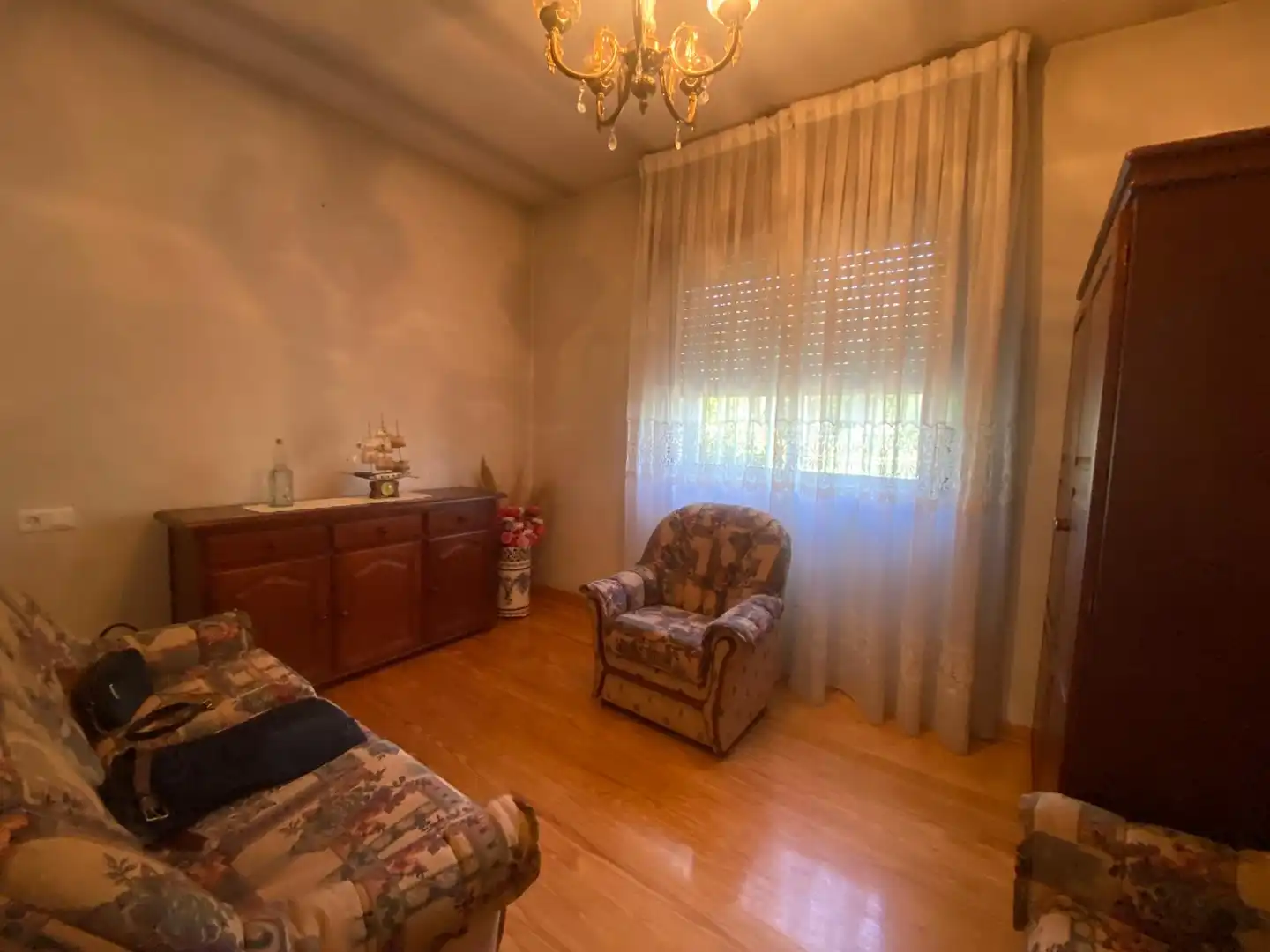 Dormitori de Casa o xalet en venda en O Carballiño   amb Jardí privat, Parquet i Moblat