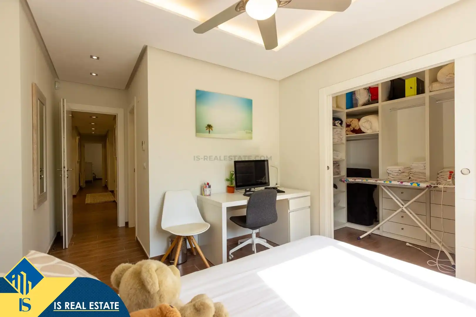 Dormitori de Casa o xalet en venda en Alicante / Alacant amb Terrassa, Piscina i Moblat