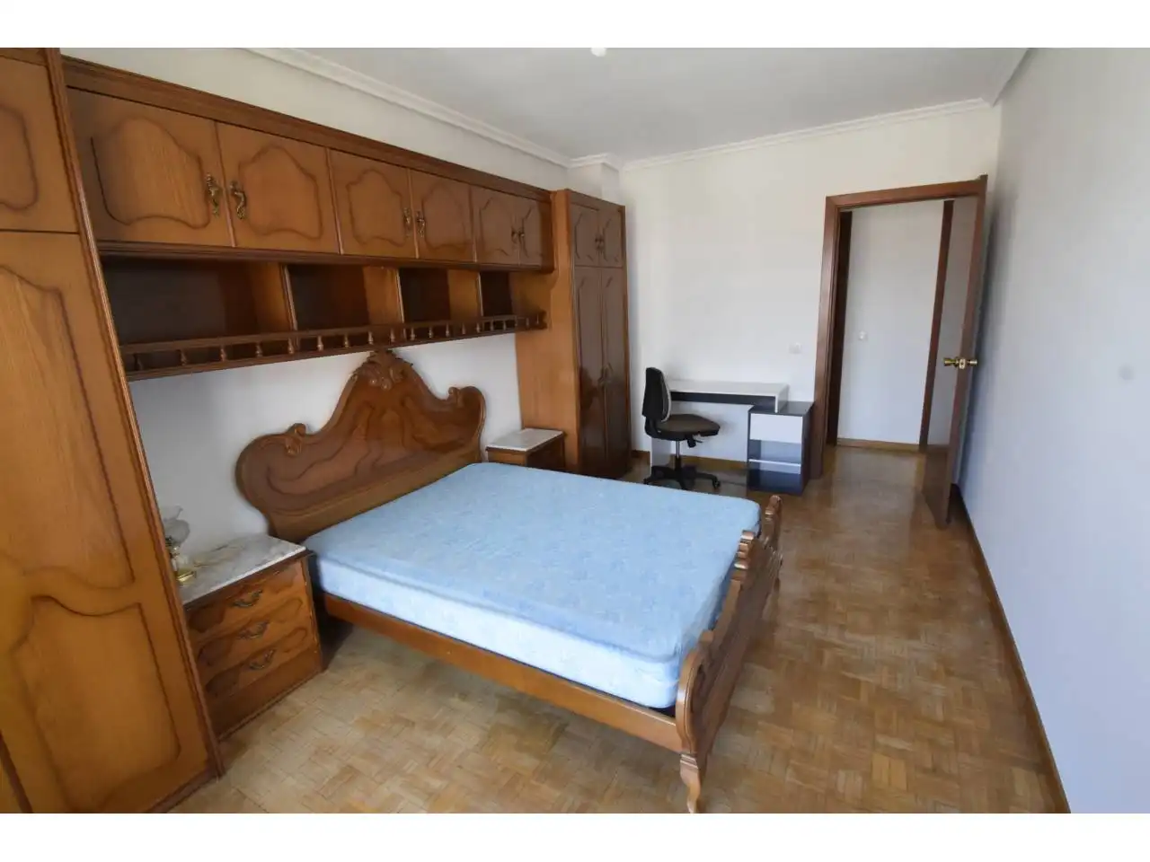Schlafzimmer von Wohnung zur Miete in León Capital  mit Heizung, Parkett und Terrasse