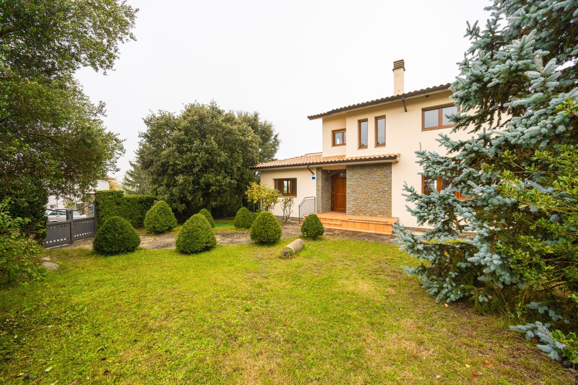 Exterior view of House or chalet for sale in L'Esquirol  with Heating and Private garden