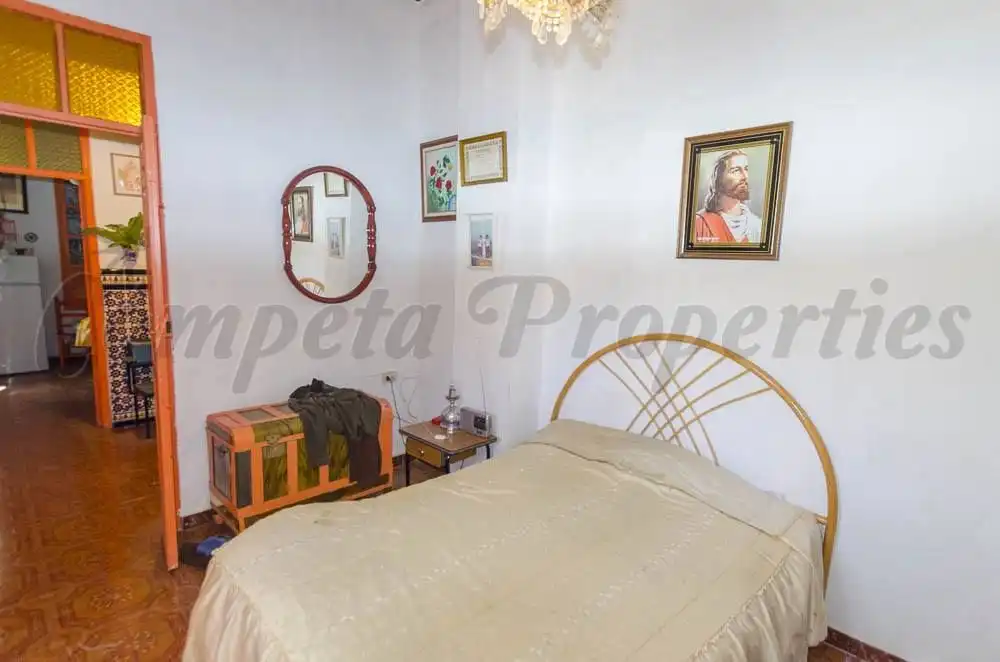 Casa amb piscina en venda a Árchez, imagen 3