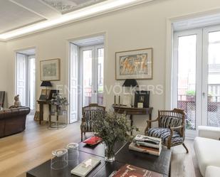 Sala d'estar de Apartament en venda en  Madrid Capital amb Aire condicionat, Calefacció i Traster