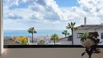 Vista exterior de Apartament en venda en Estepona amb Terrassa, Piscina i Piscina comunitària