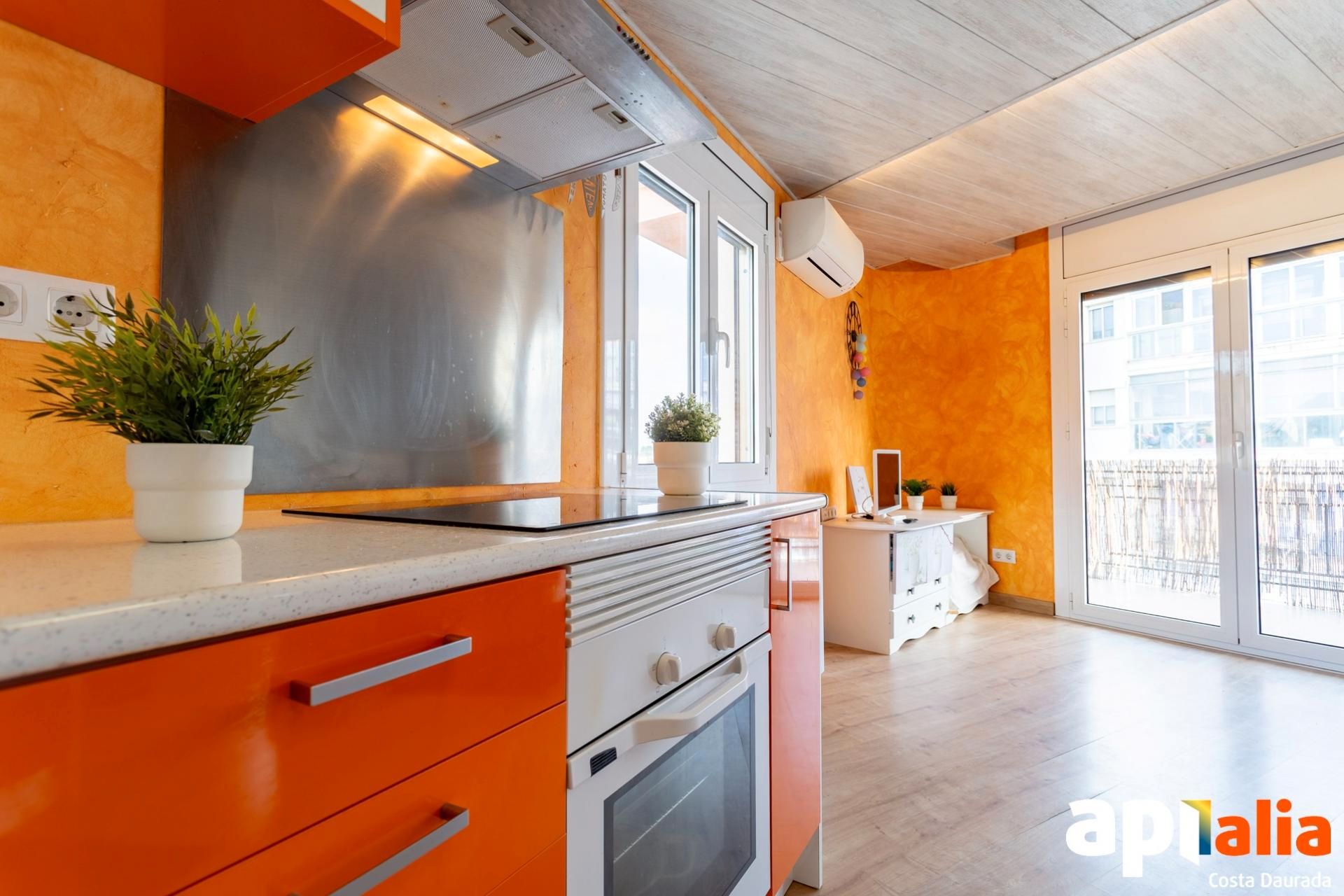 Cuina de Pis en venda en Salou amb Calefacció, Terrassa i Moblat