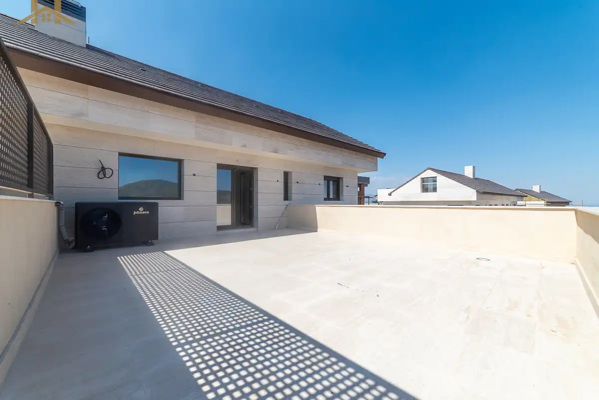 Terrace of Houses for sale in Miraflores de la Sierra  with Heating, Private garden and Storage room
