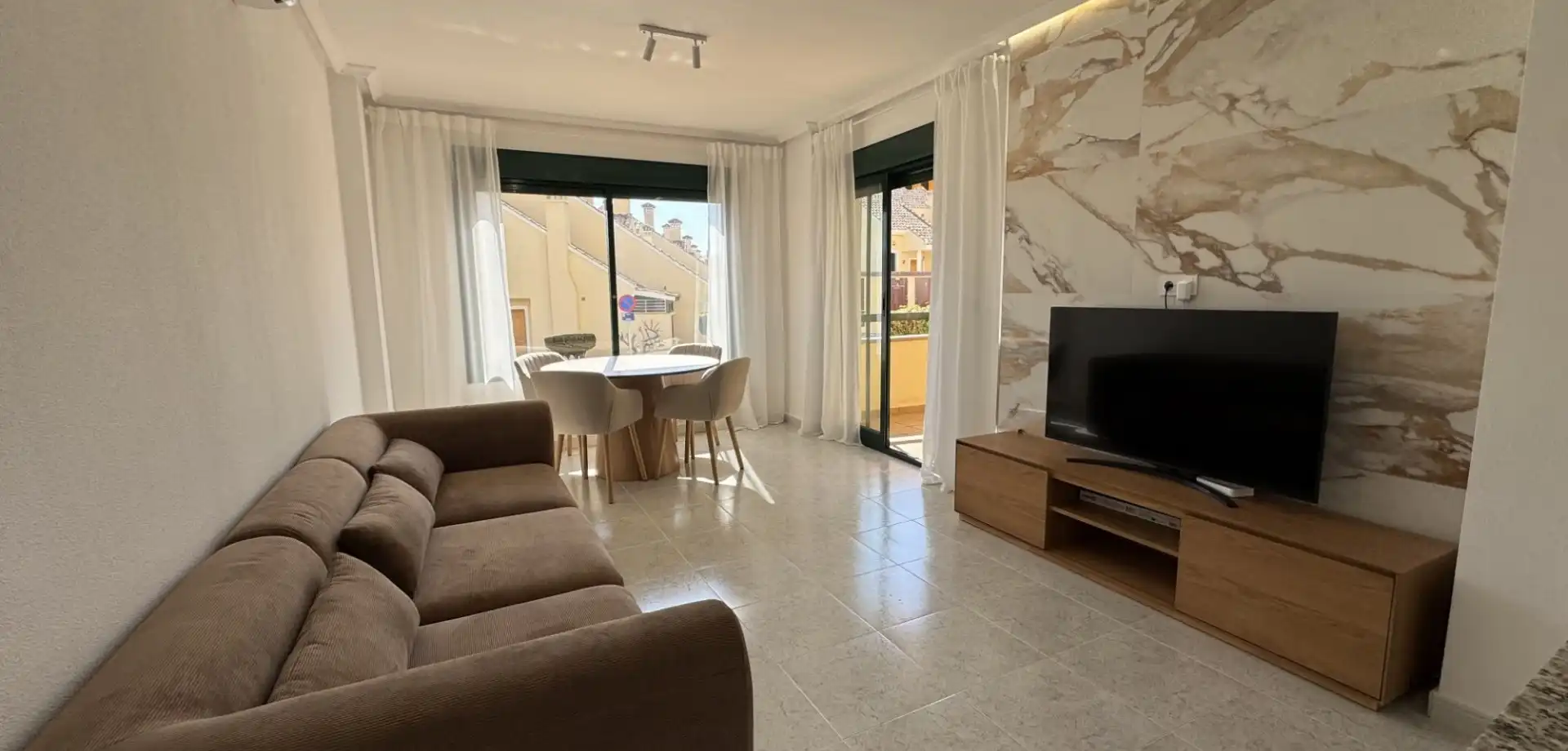 Sala d'estar de Planta baixa en venda en Orihuela amb Aire condicionat, Terrassa i Piscina