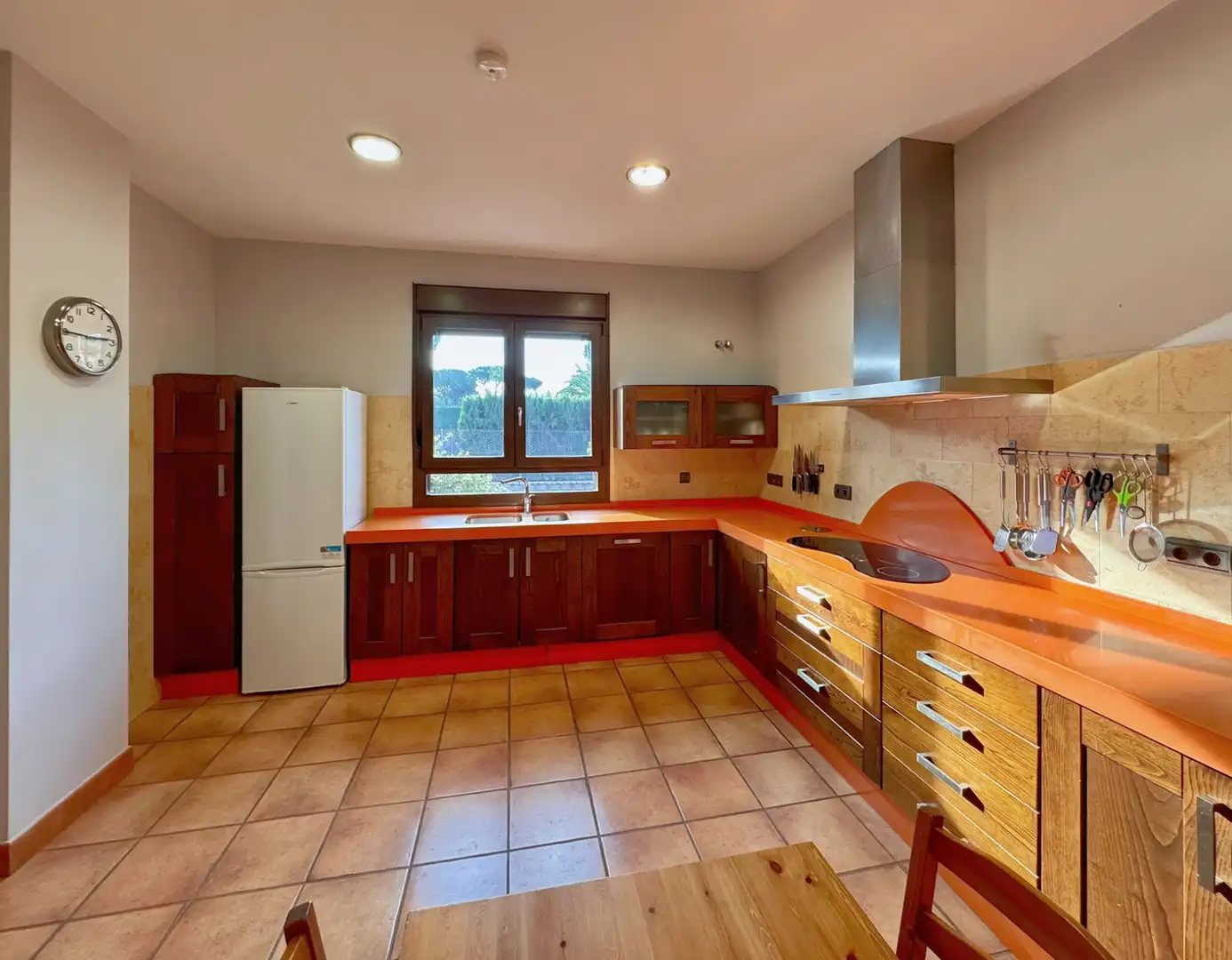 Cocina de Casa o chalet en venta en Carmona con Aire acondicionado, Calefacción y Jardín privado