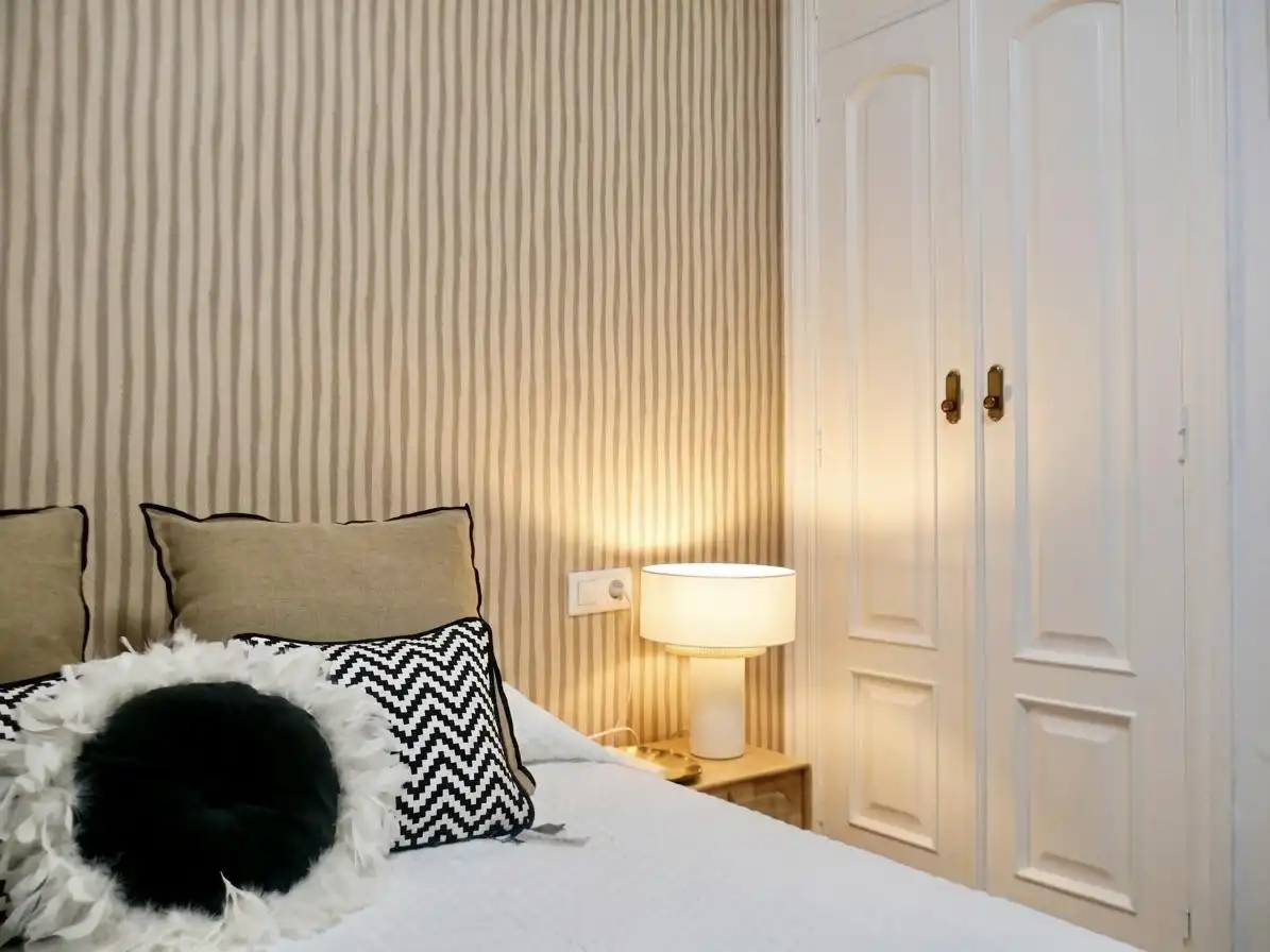 Dormitori de Apartament en venda en Sevilla amb Aire condicionat, Terrassa i Moblat