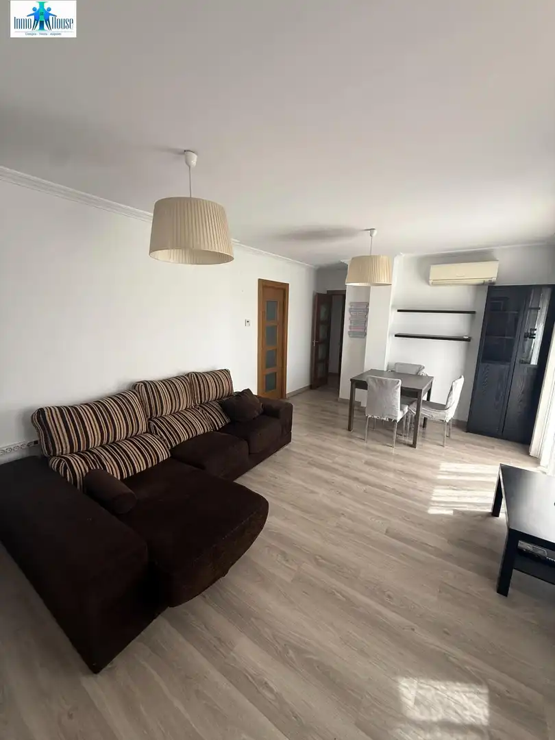 Sala d'estar de Àtic en venda en Albacete amb Aire condicionat, Calefacció i Parquet