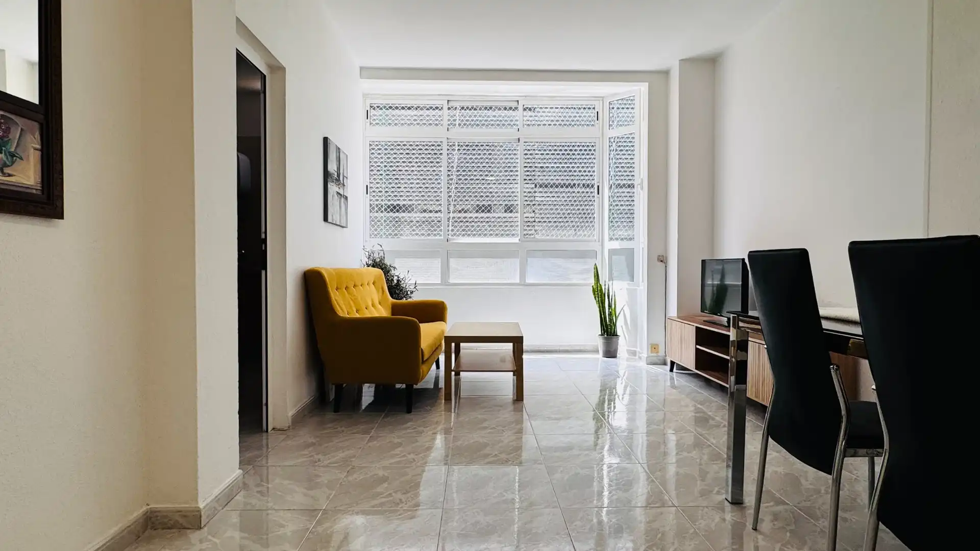 Living room of Flat for share in Las Palmas de Gran Canaria  with Furnished, Washing machine and Microwave