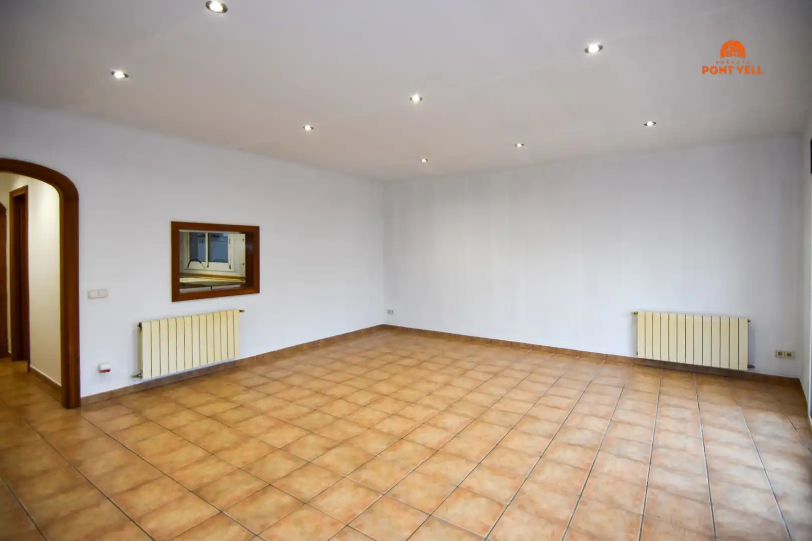 Piso en venta en La Bisbal d'Empordà con Calefacción, Terraza y Balcón
