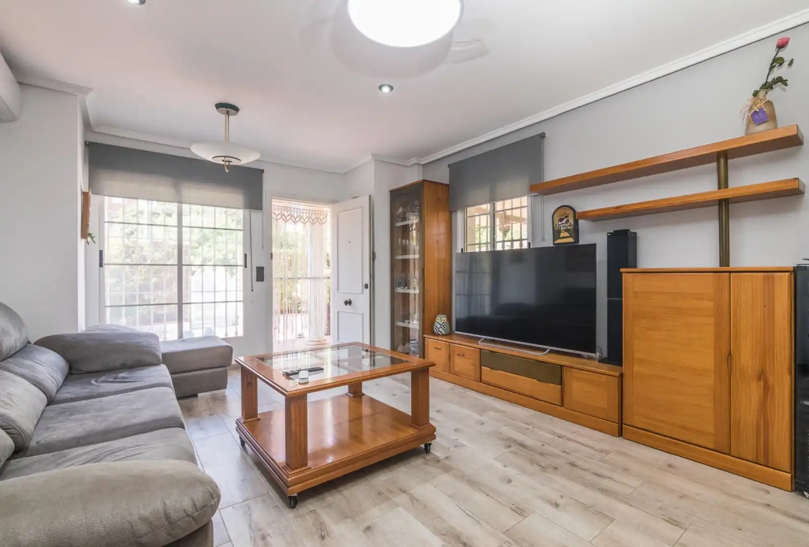 Living room of Detached homes for sale in Elche / Elx  with Air Conditioner, Heating and Private garden