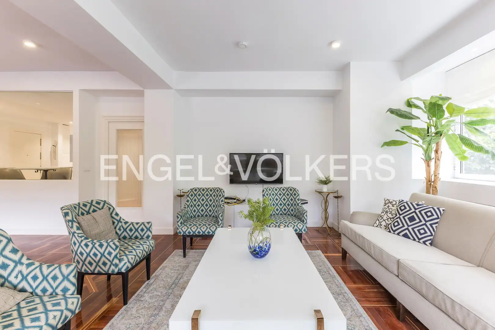 Living room of Flat for sale in Madrid  with Air Conditioner, Heating and Parquet flooring