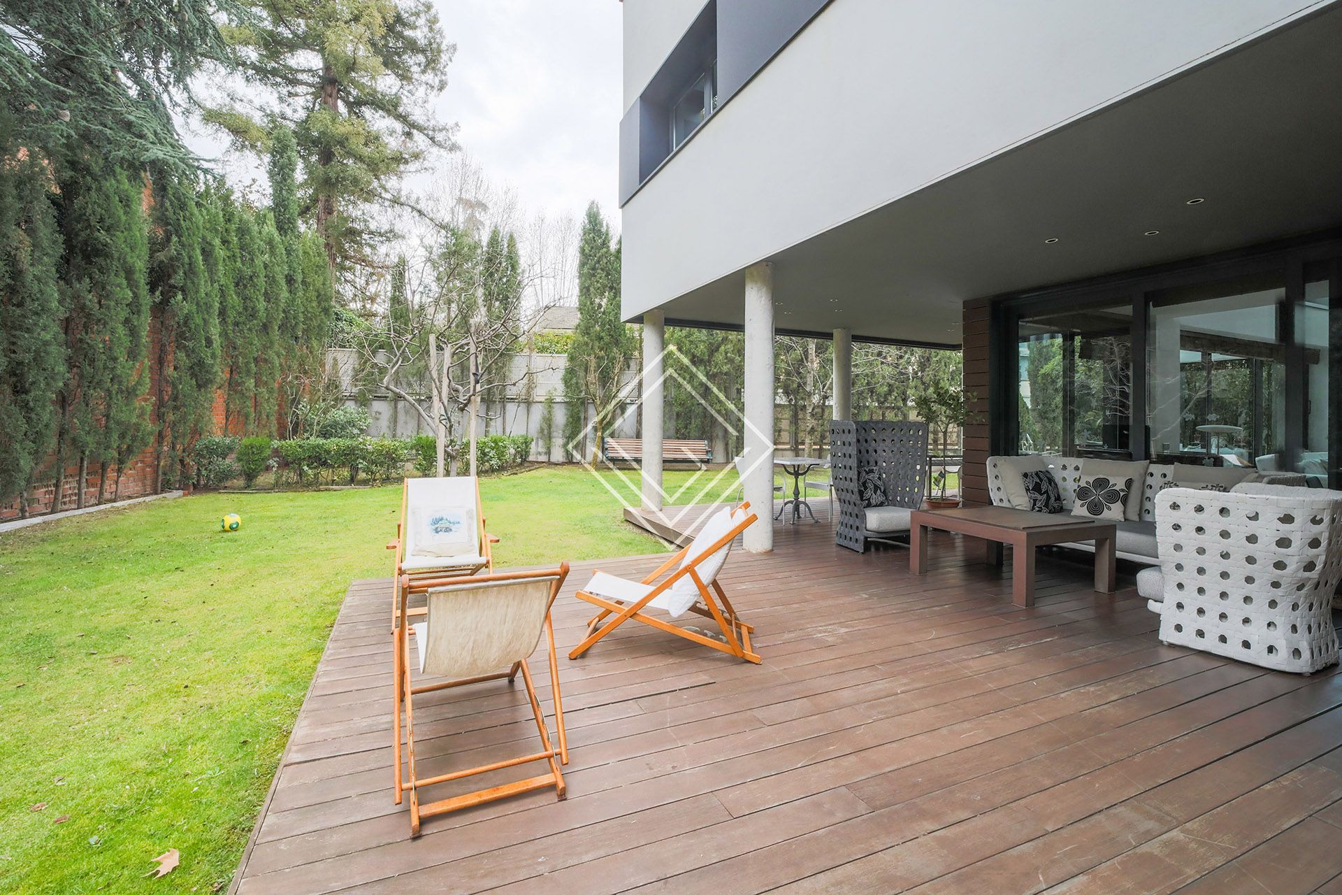 Terrassa de Casa o xalet en venda en  Madrid Capital amb Calefacció, Jardí privat i Terrassa