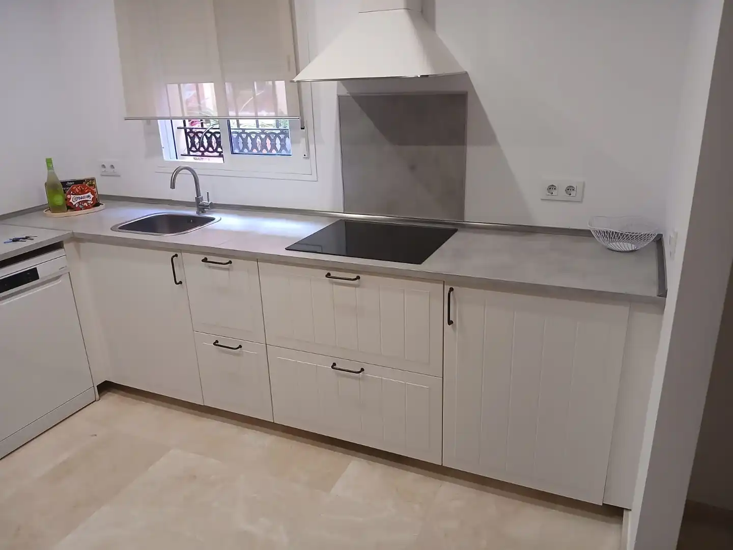 Cuina de Casa adosada de lloguer en La Línea de la Concepción amb Terrassa, Moblat i TV