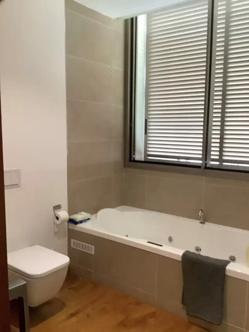 Badezimmer von Haus oder Chalet zum Verkauf in Calvià mit Klimaanlage, Privatgarten und Terrasse