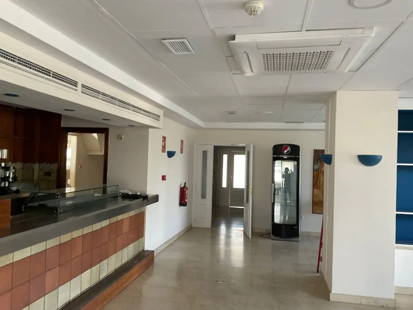 Local de lloguer en Azuqueca de Henares amb Aire condicionat, Terrassa i Moblat