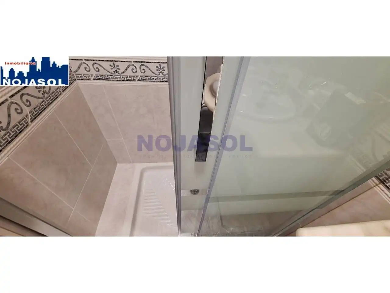 Baño de Apartamento de alquiler en Noja con Calefacción, Terraza y Amueblado