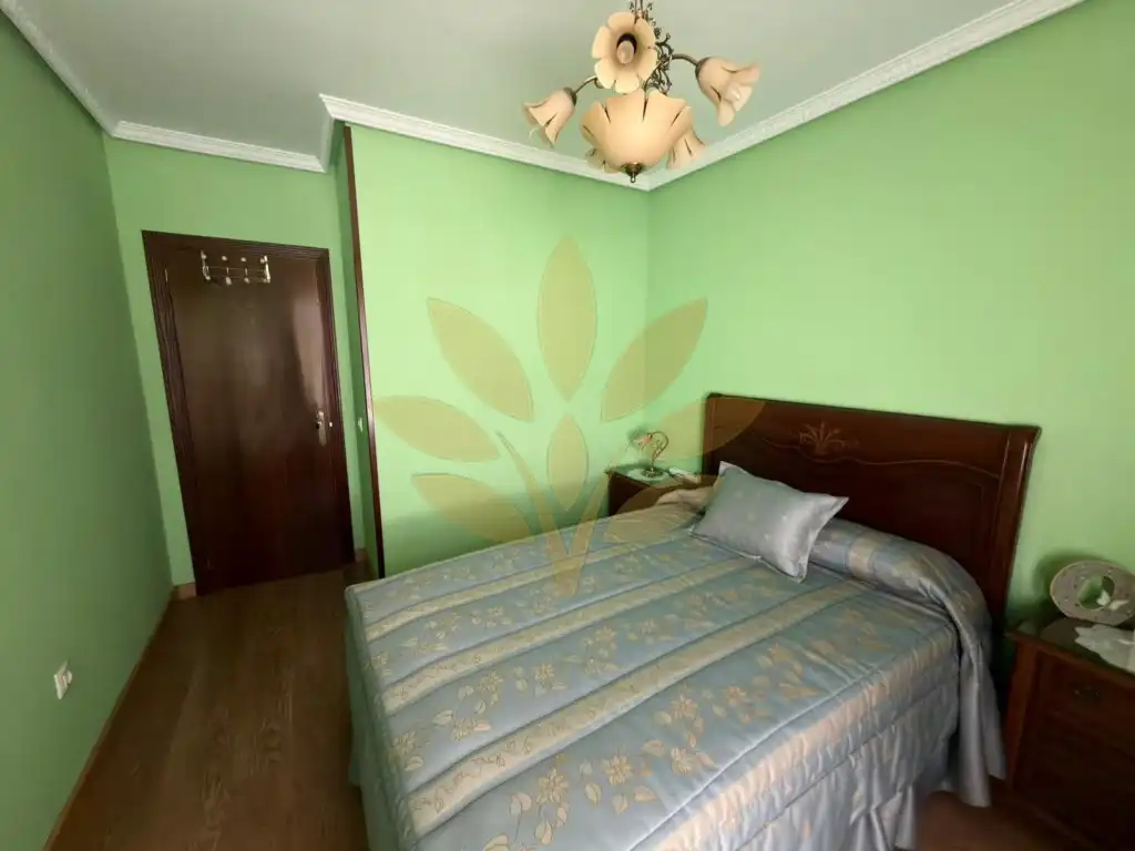 Habitación de Casa adosada en venta en Cáceres