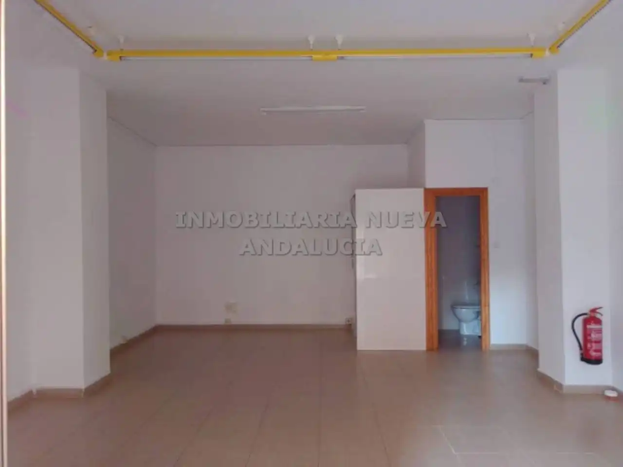 Local de alquiler en Nueva Andalucía