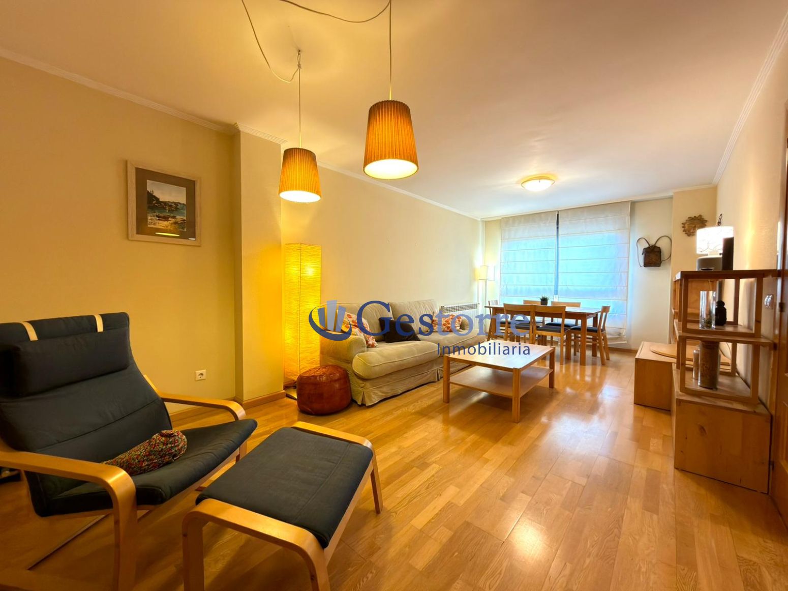 Vista exterior de Piso de alquiler en Oviedo  con Calefacción, Parquet y Trastero