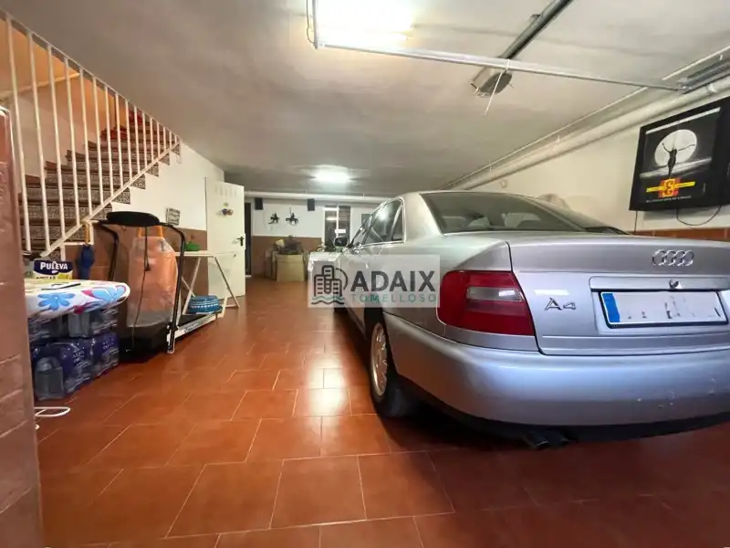 Aparcament de Casa adosada en venda en Tomelloso amb Aire condicionat, Calefacció i Balcó